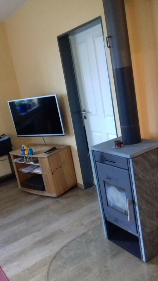 Fewo 2 Ferienwohnung Waren Mueritz - Haus Buchen Am Tiefwarensee - 2 Zi Exterior foto